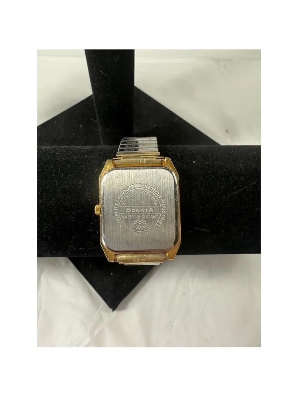 RARE SONATA BY TATA MENS GOLD PLATED RECTABGLE DAY QUARTZ New Battery